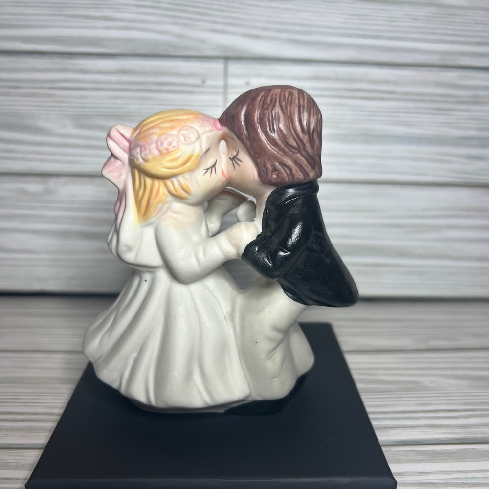 Newlywed Wedding Figurine